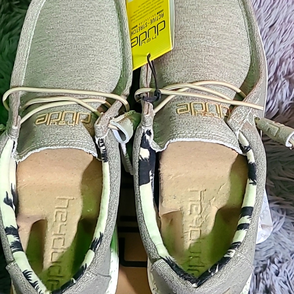 Hey dude size 10 new